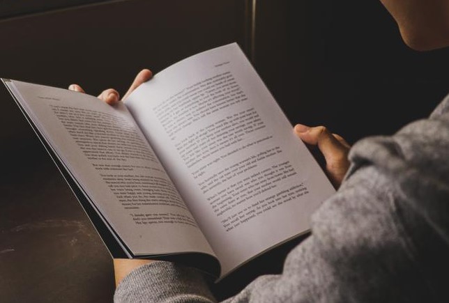 Ada di Depan Tapi Tak Tersentuh